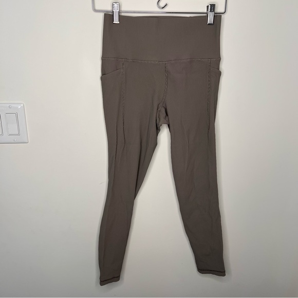 Athleta Salutation Stash Pocket Rib 7/8 Tight ribbed leggings size small - Picture 3 of 9